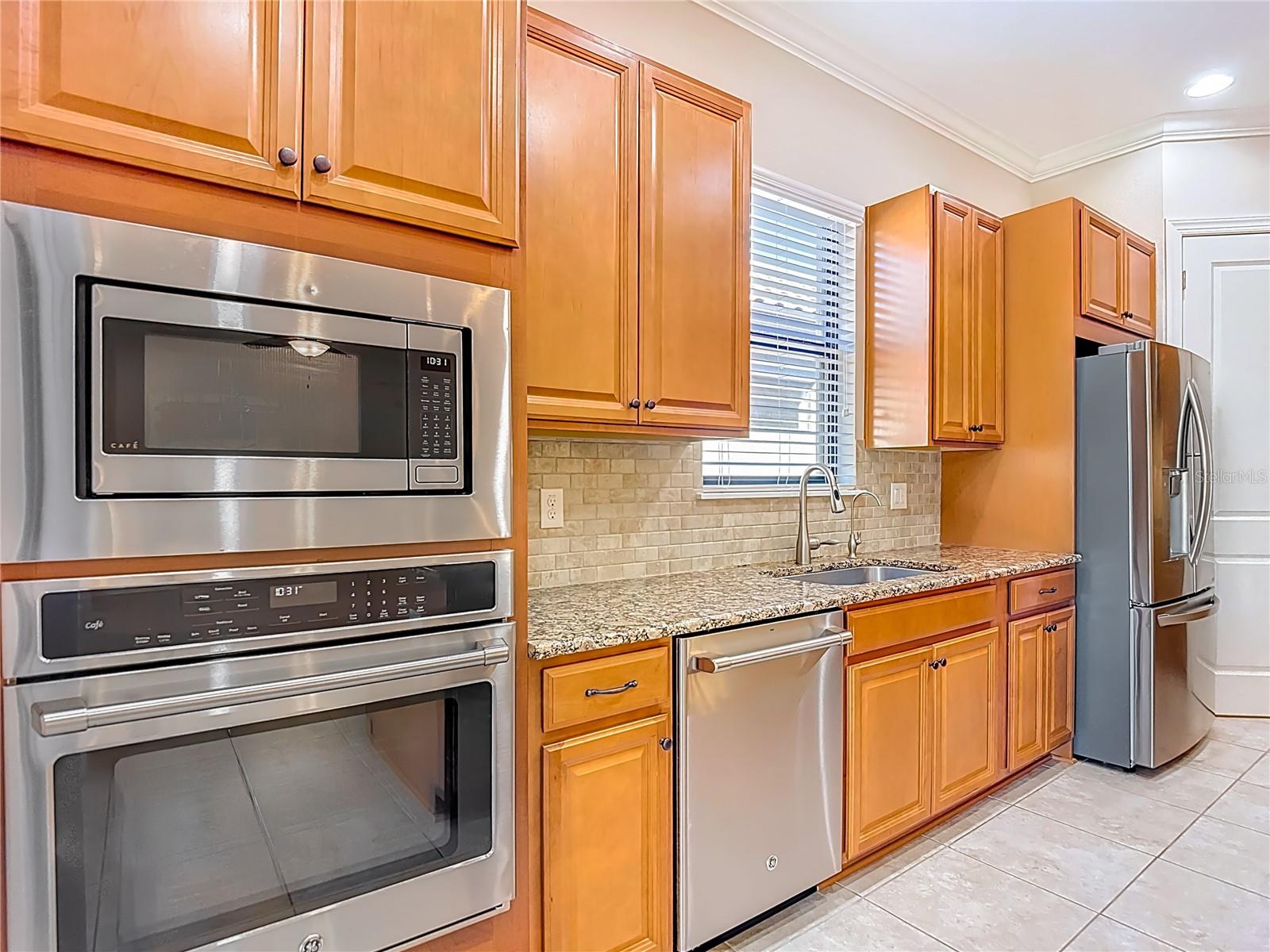 8613 GRAND ALBERATO RD, TAMPA, FL, 33647