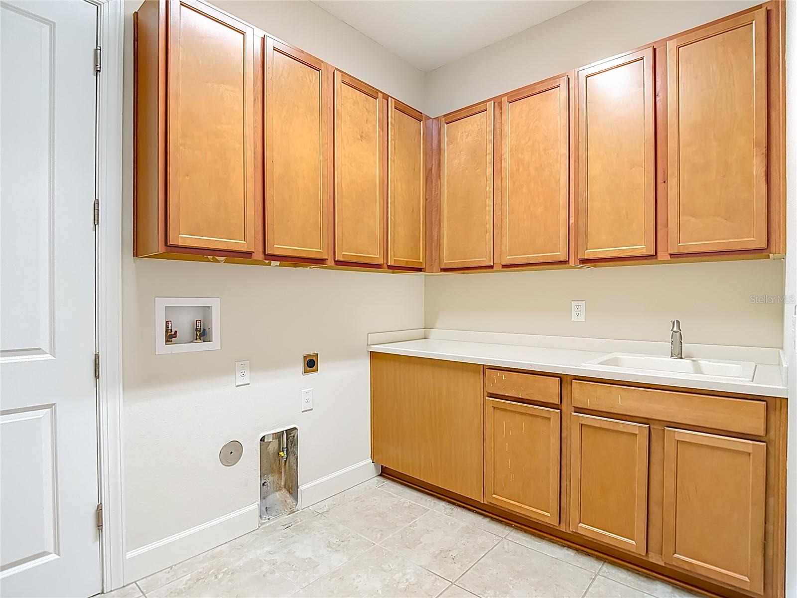 8613 GRAND ALBERATO RD, TAMPA, FL, 33647