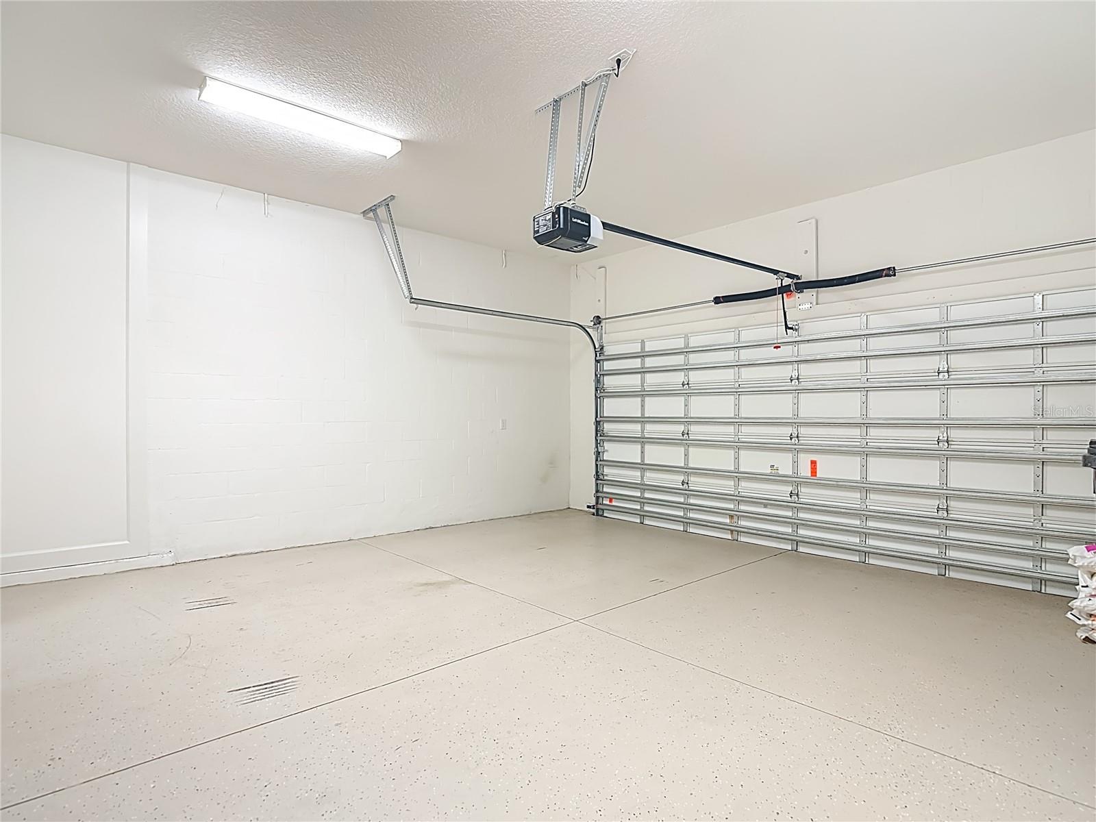 8613 GRAND ALBERATO RD, TAMPA, FL, 33647