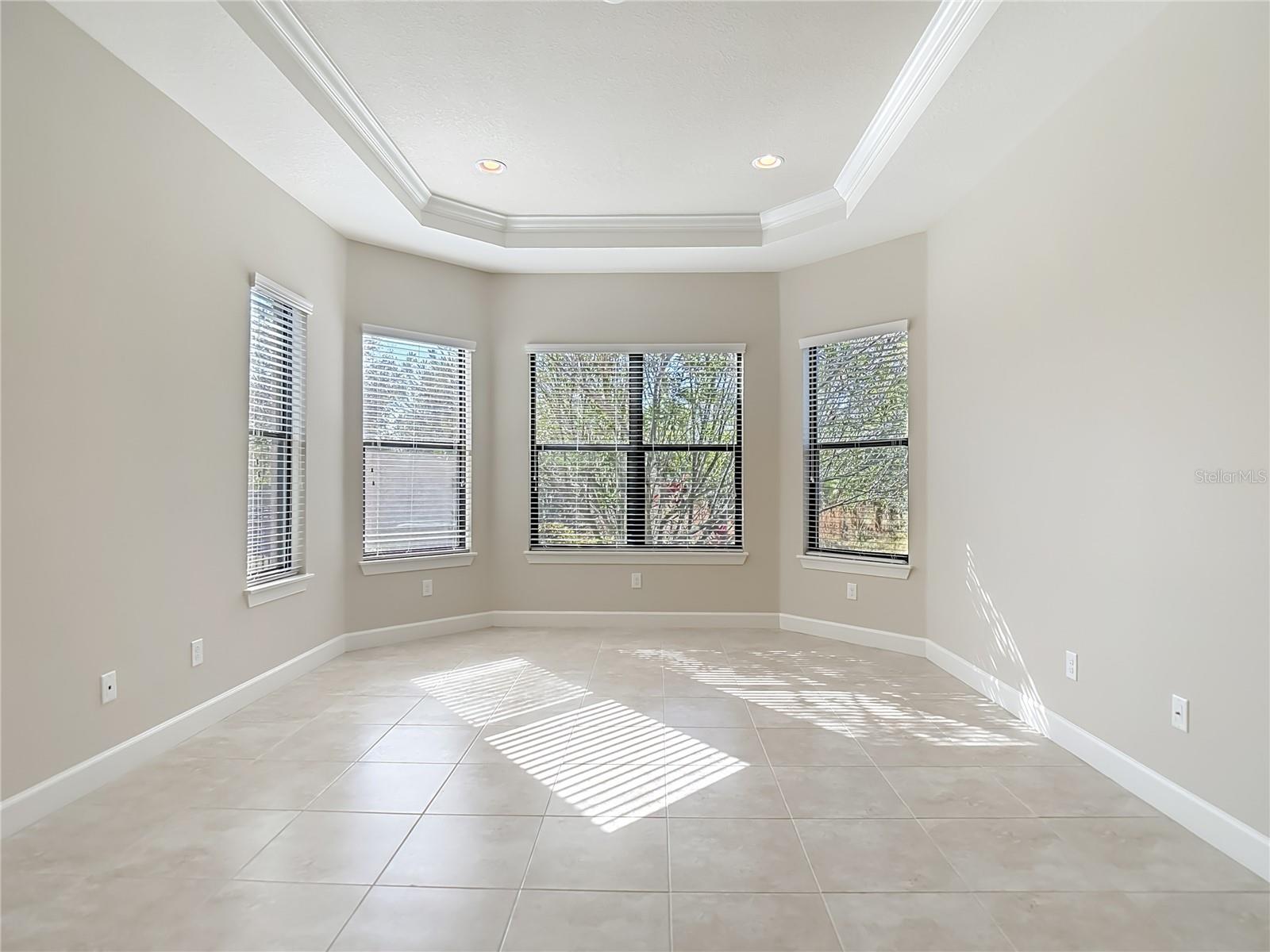 8613 GRAND ALBERATO RD, TAMPA, FL, 33647