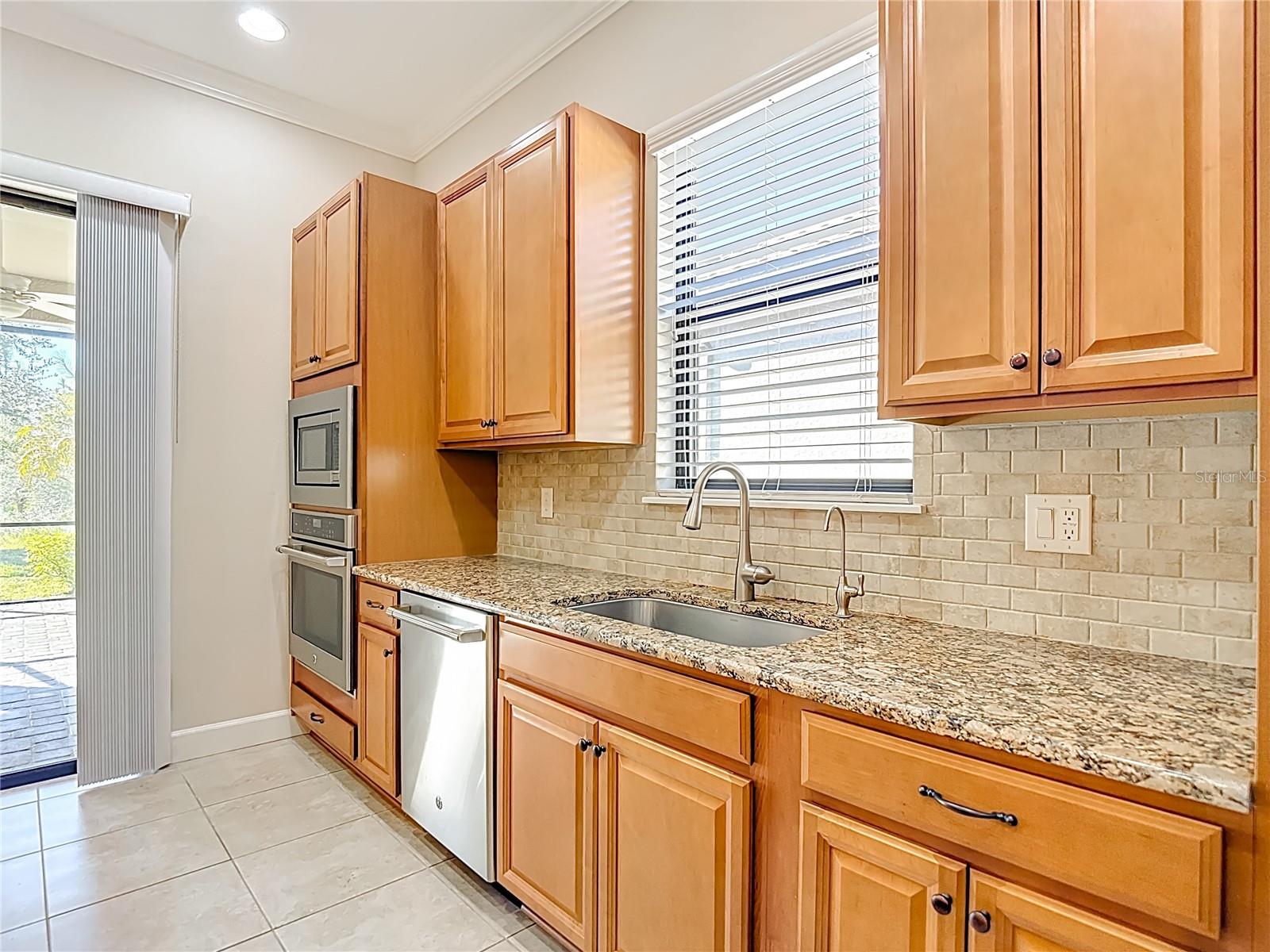 8613 GRAND ALBERATO RD, TAMPA, FL, 33647