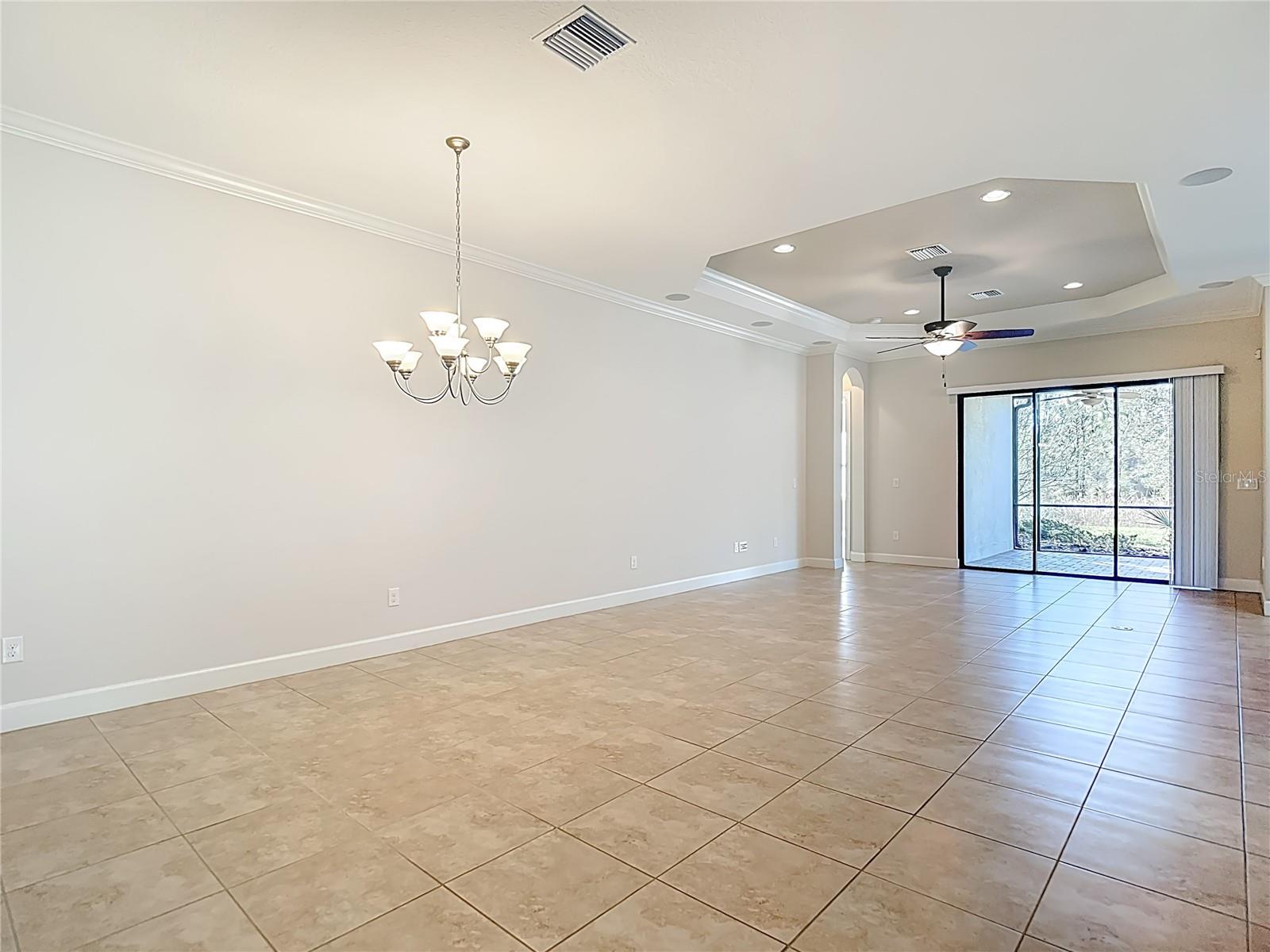 8613 GRAND ALBERATO RD, TAMPA, FL, 33647