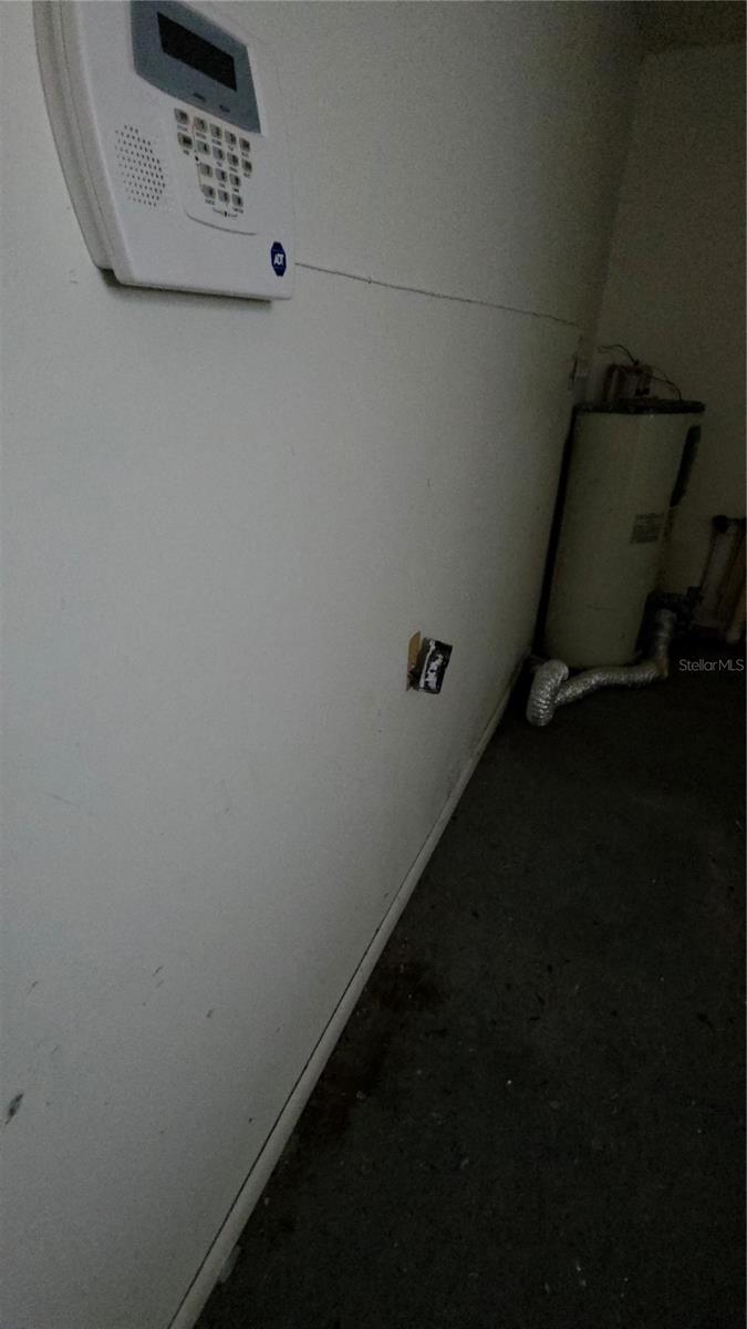 R4910633 Property Photo