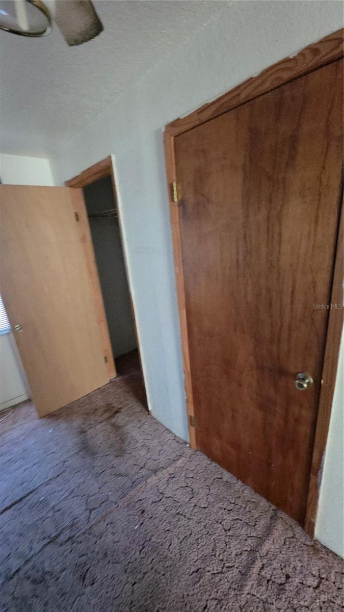 R4910633 Property Photo