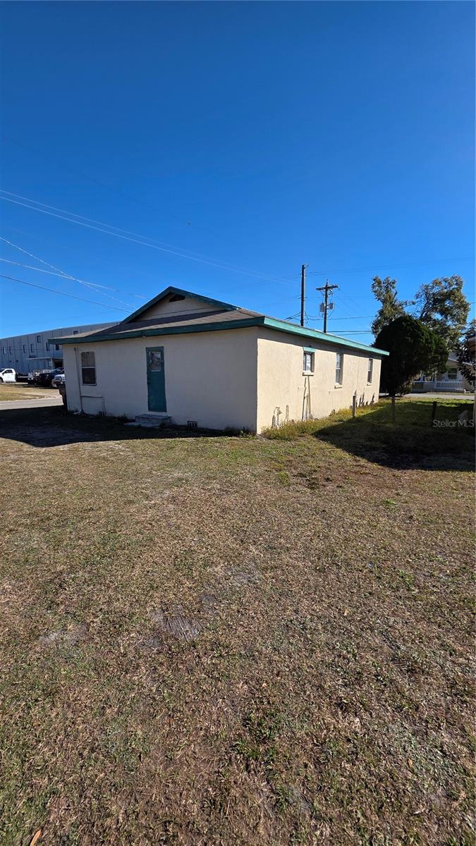 R4910633 Property Photo