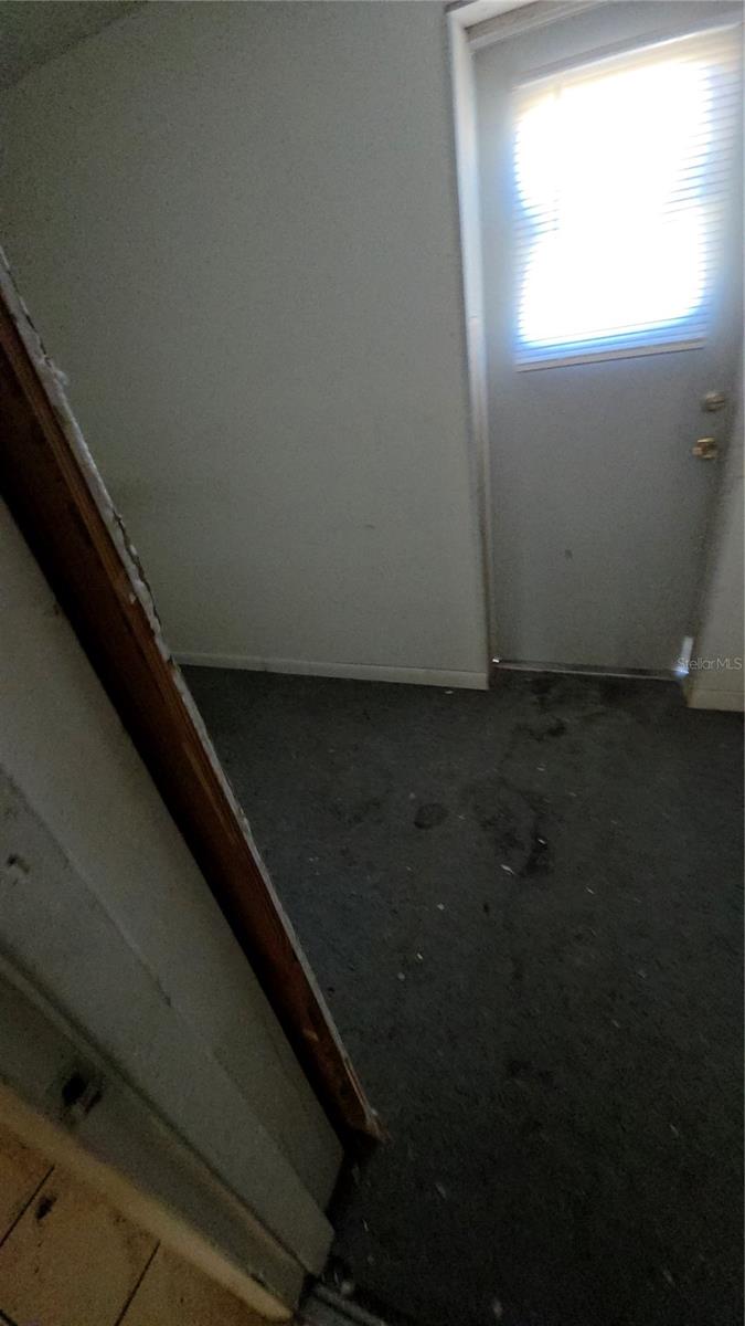 R4910633 Property Photo