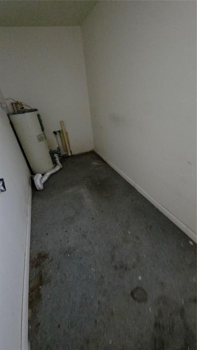 R4910633 Property Photo