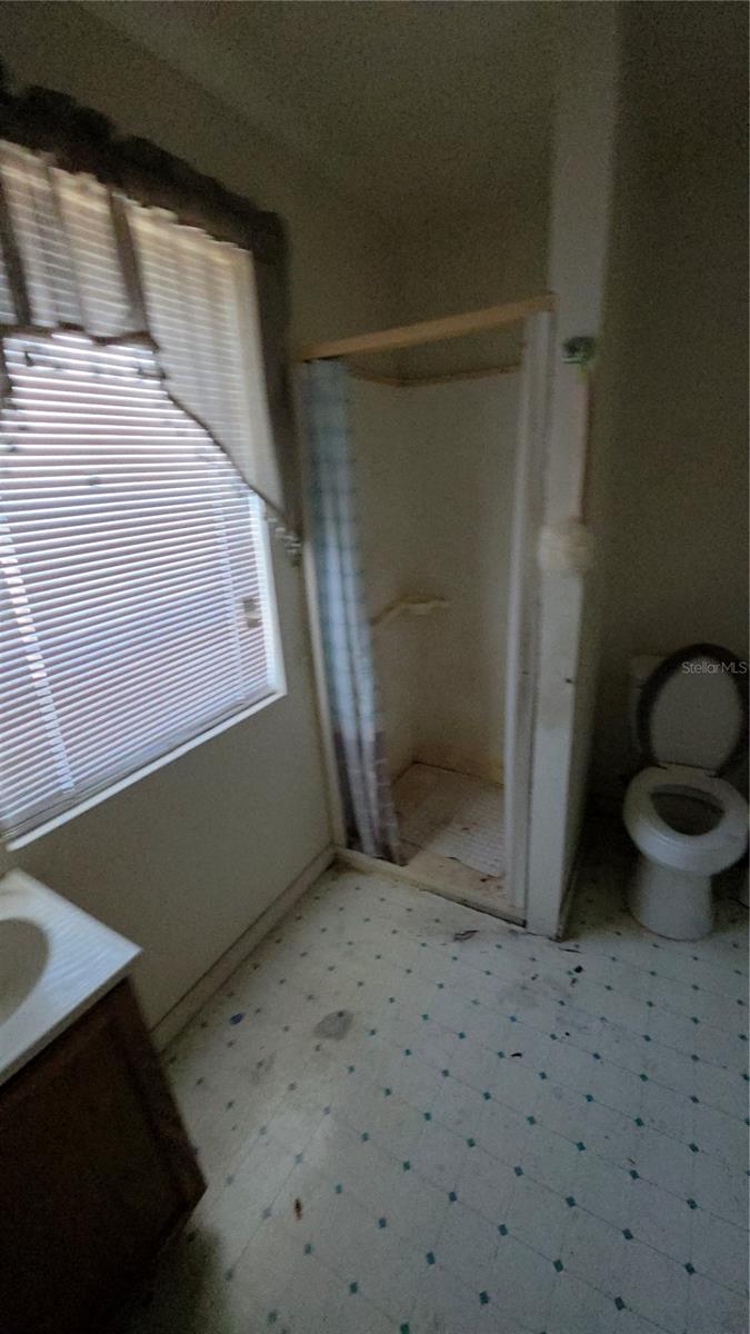 R4910633 Property Photo