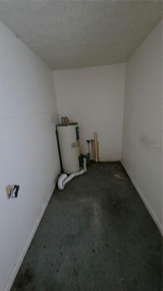 R4910633 Property Photo