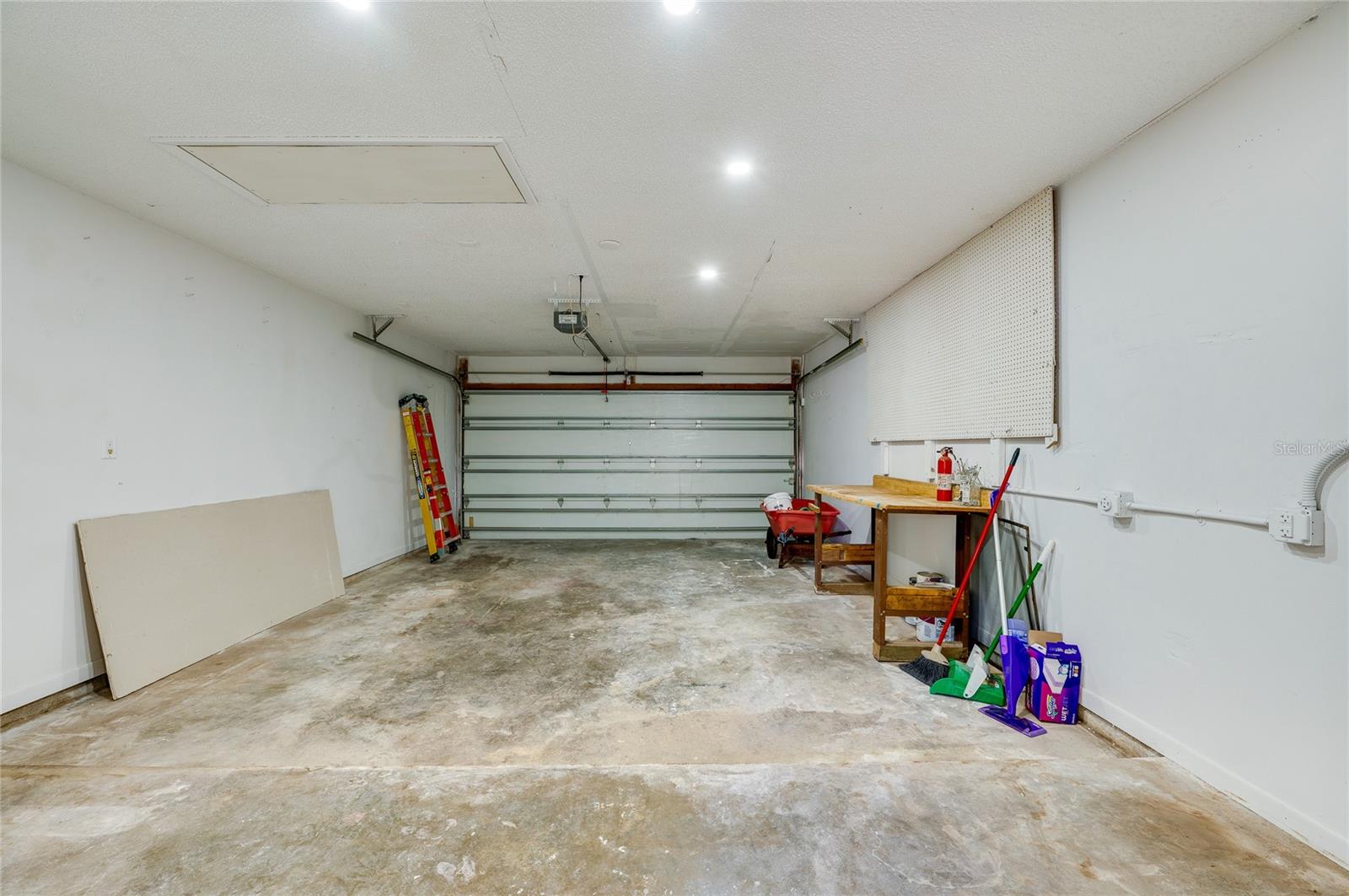 2425 ROYAL PALM DR, EDGEWATER, FL, 32141