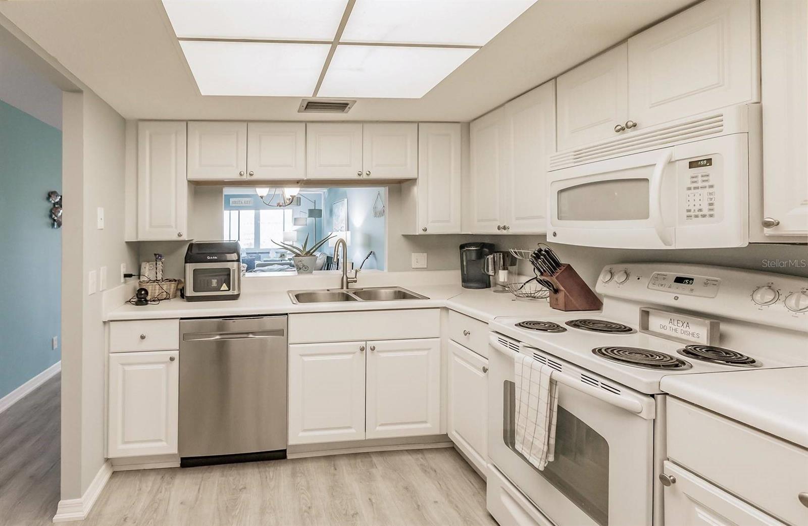 1255 E PEPPERTREE DR #501, SARASOTA, FL, 34242