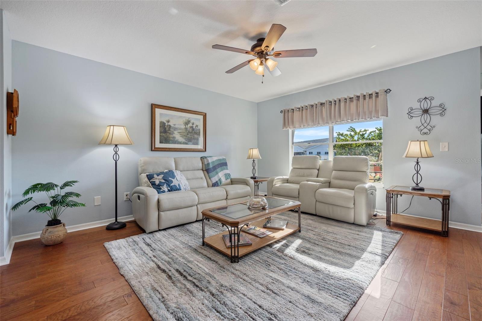 1207 BLUEWATER DR, SUN CITY CENTER, FL, 33573