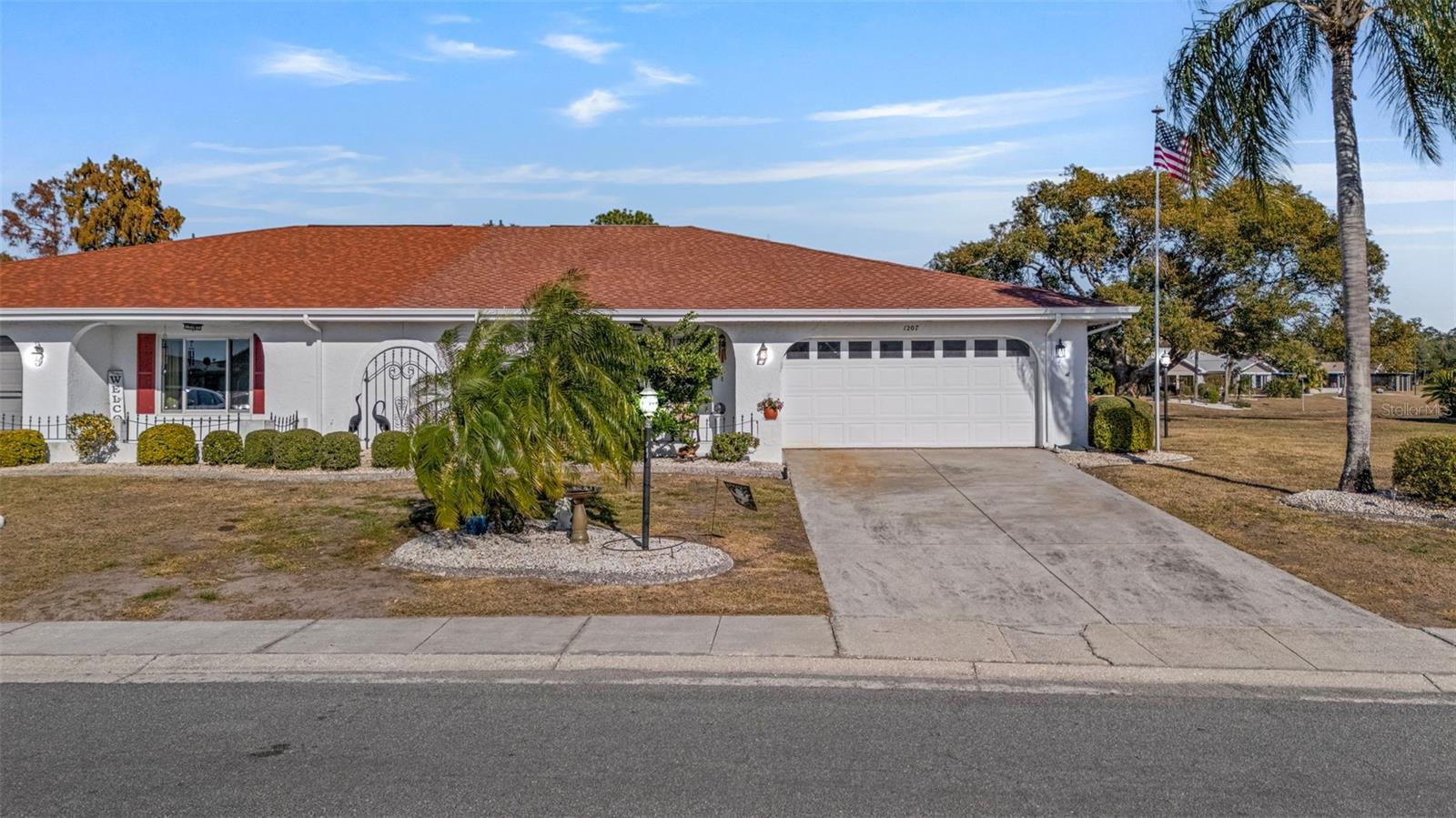 1207 BLUEWATER DR, SUN CITY CENTER, FL, 33573