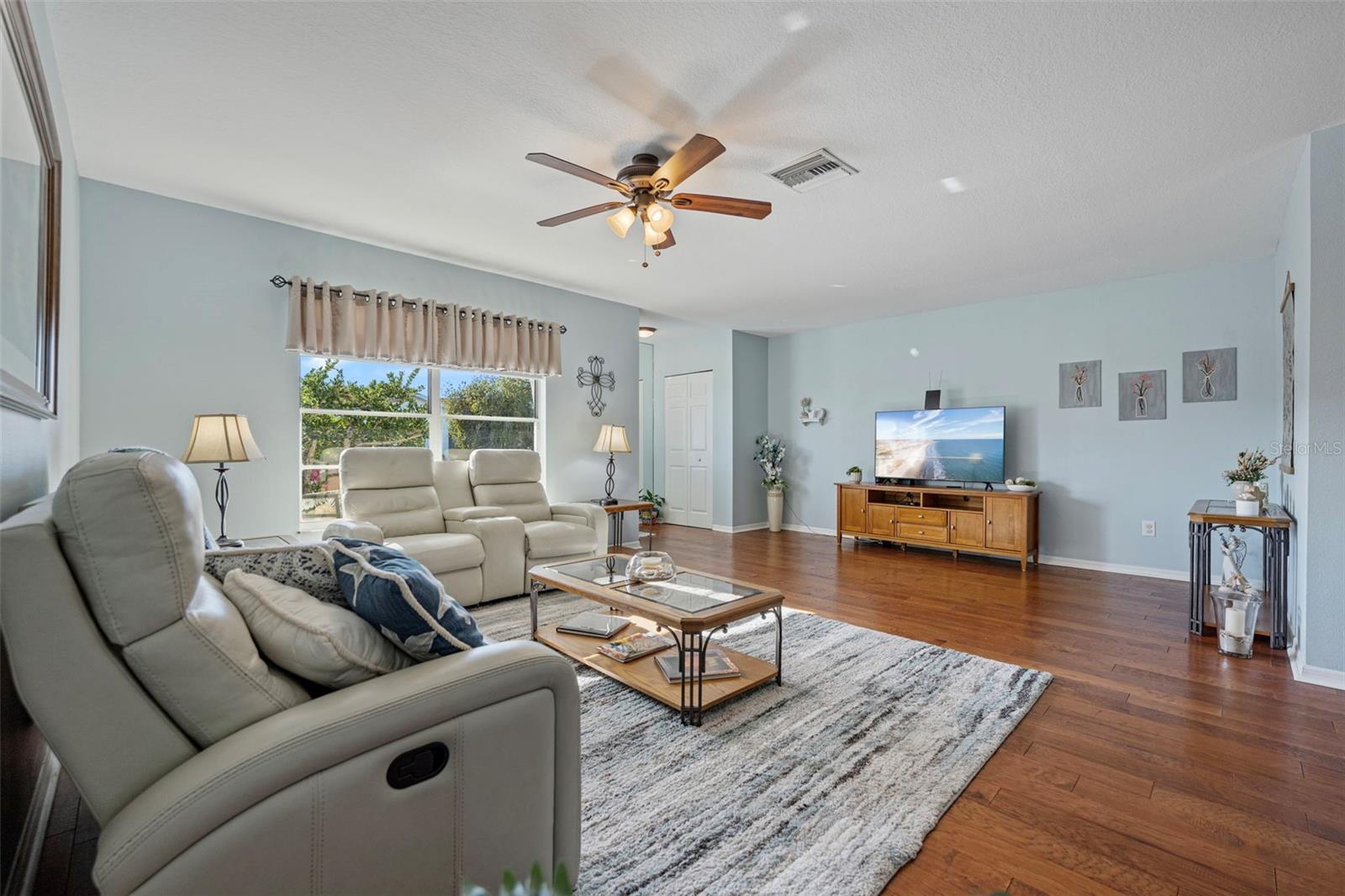 1207 BLUEWATER DR, SUN CITY CENTER, FL, 33573