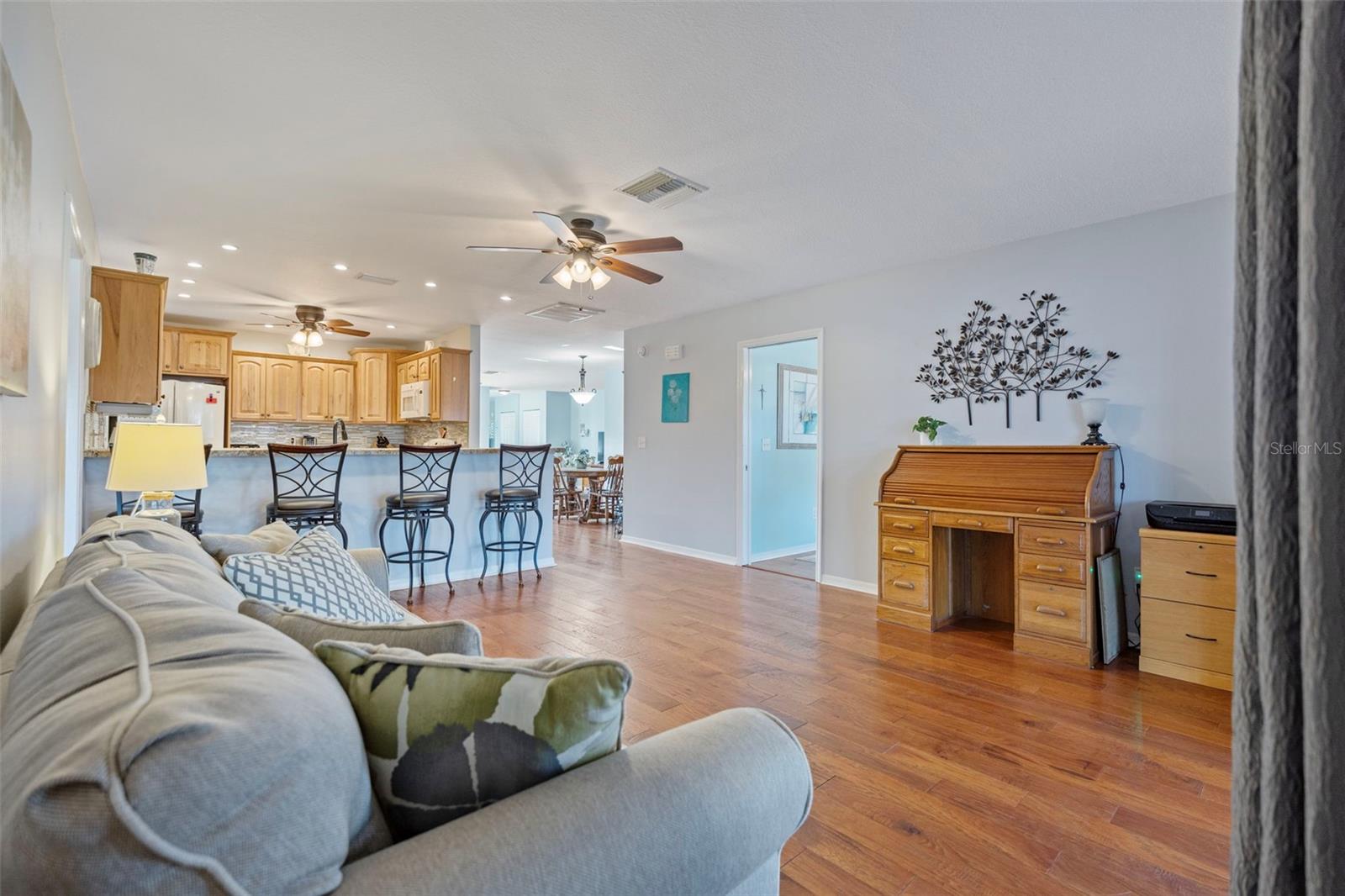 1207 BLUEWATER DR, SUN CITY CENTER, FL, 33573