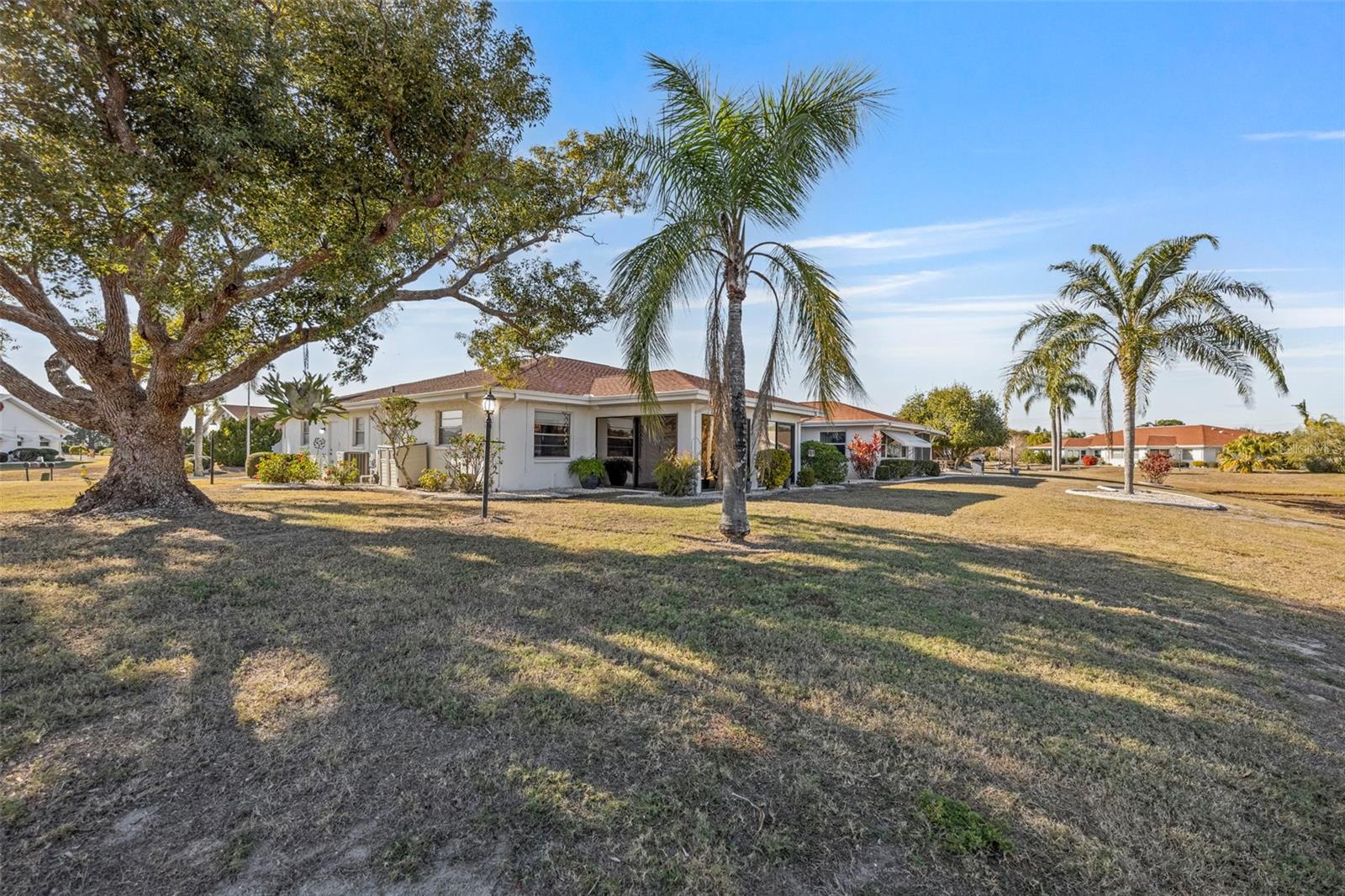 1207 BLUEWATER DR, SUN CITY CENTER, FL, 33573