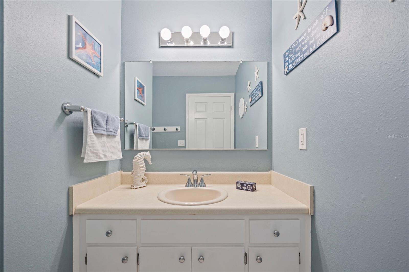 1207 BLUEWATER DR, SUN CITY CENTER, FL, 33573