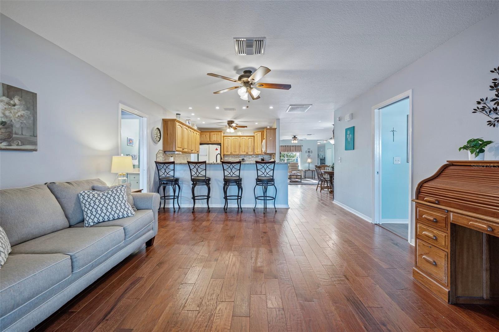 1207 BLUEWATER DR, SUN CITY CENTER, FL, 33573