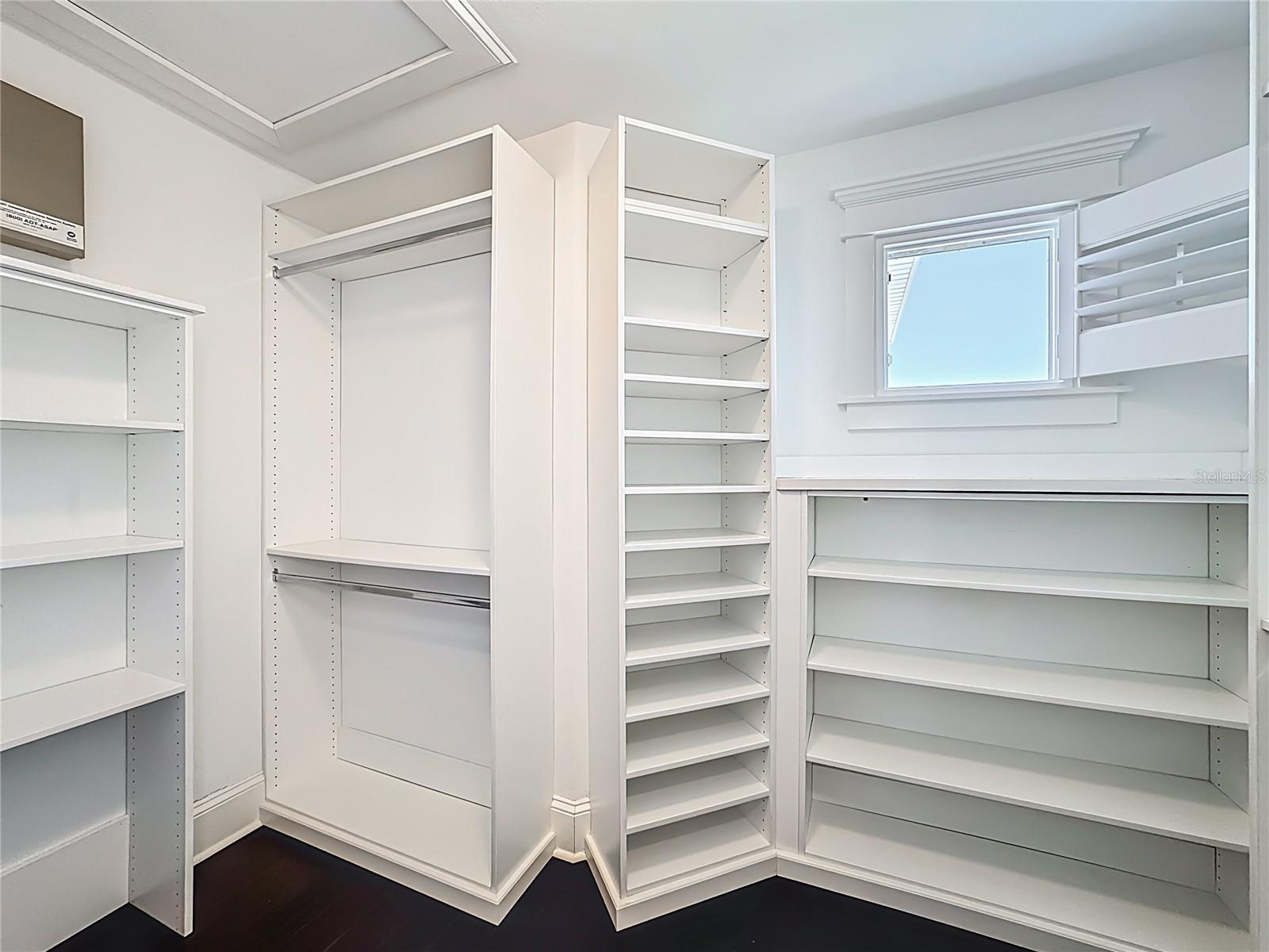 A4680377 Property Photo