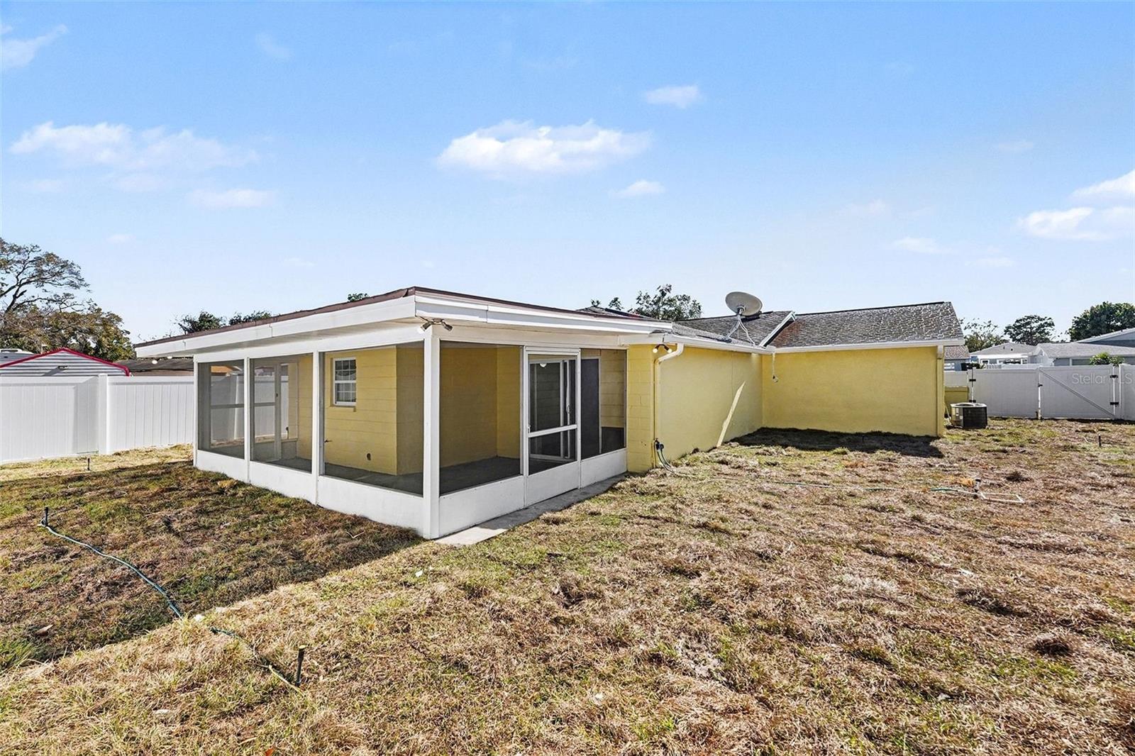 9031 TREE VALLEY CIR, TAMPA, FL, 33615