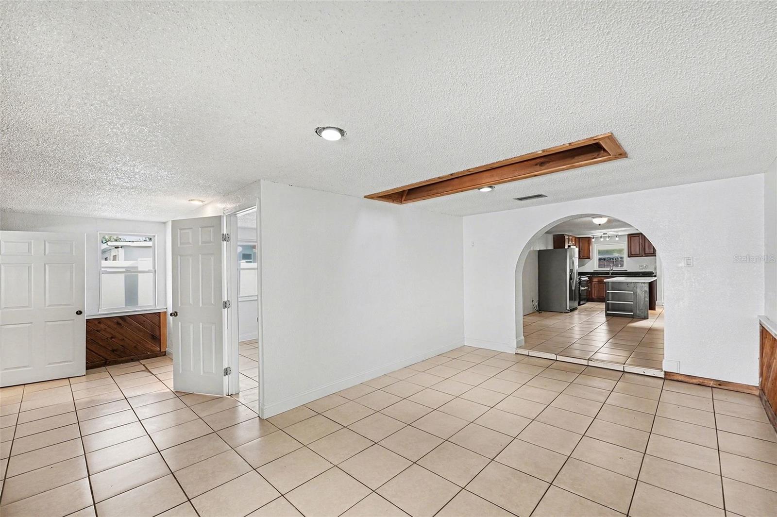 9031 TREE VALLEY CIR, TAMPA, FL, 33615