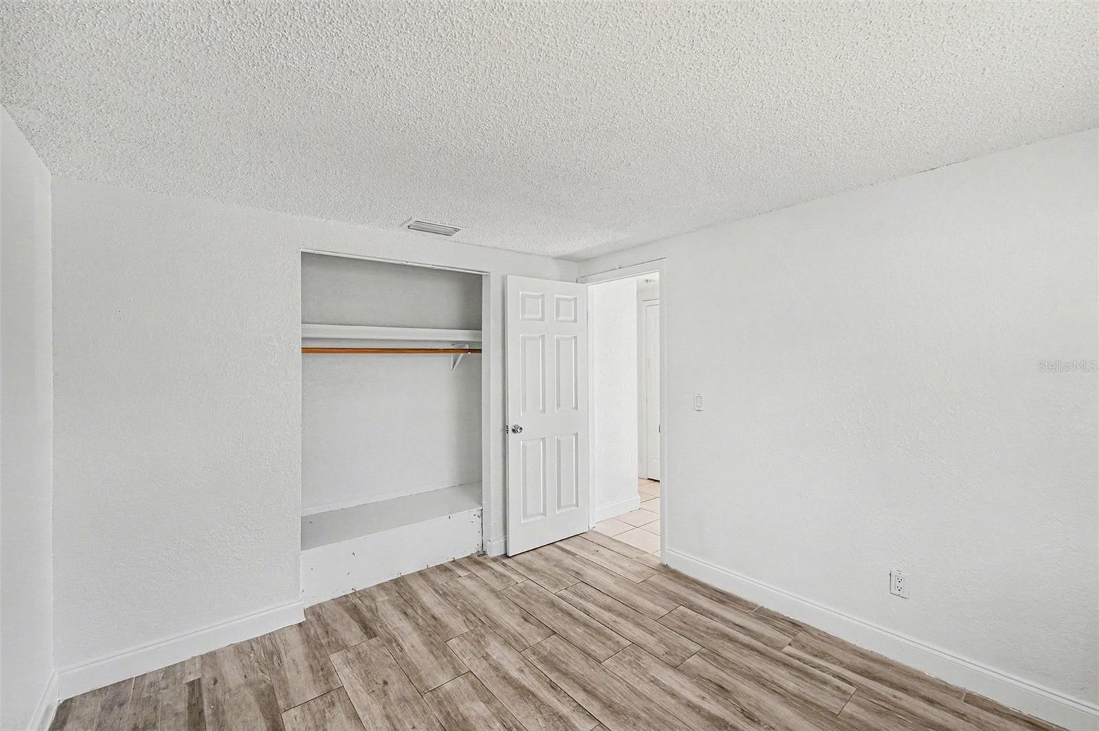 9031 TREE VALLEY CIR, TAMPA, FL, 33615