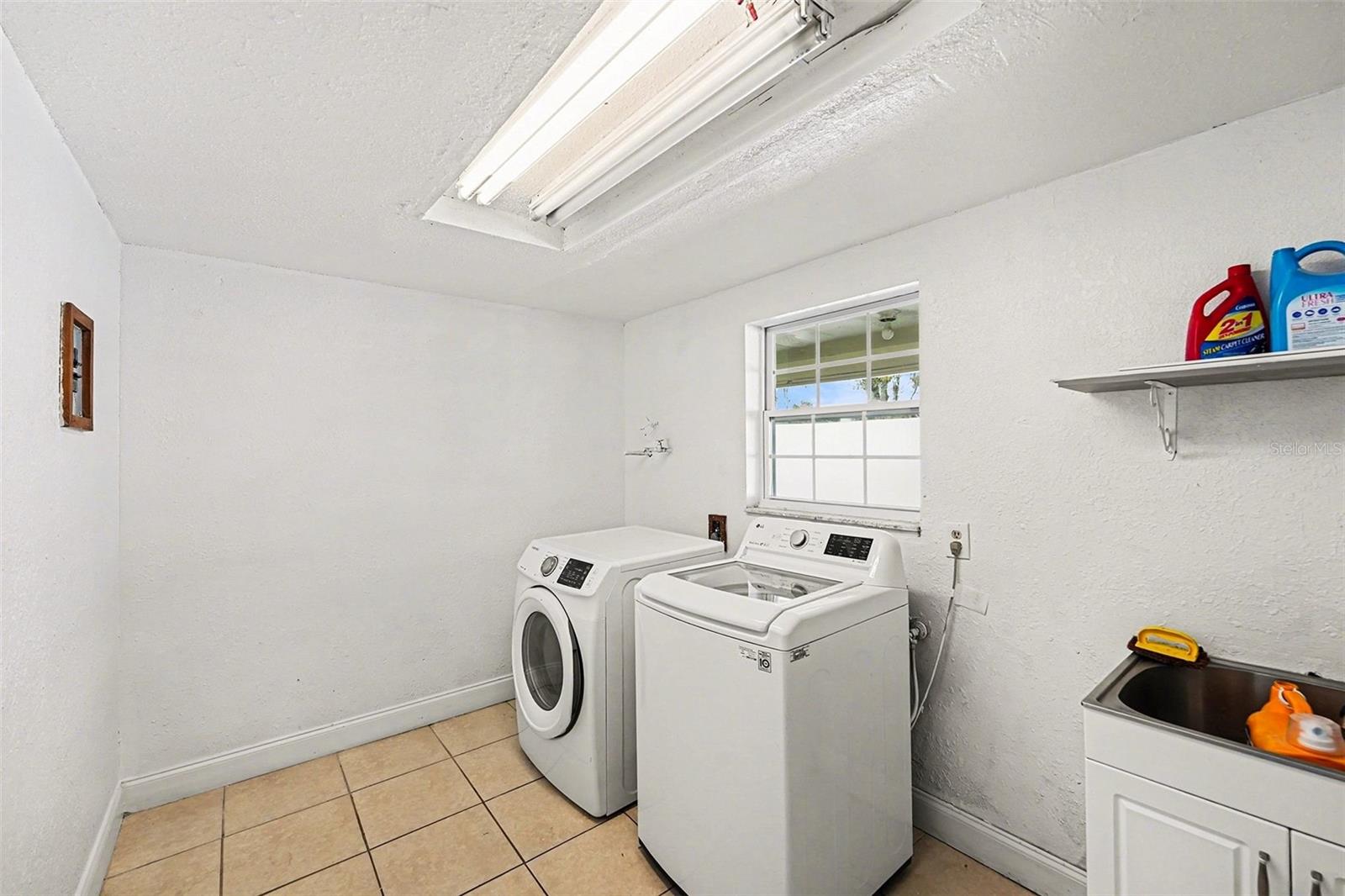 9031 TREE VALLEY CIR, TAMPA, FL, 33615