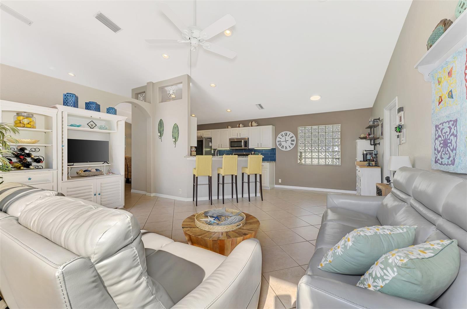 335 SAINT GEORGE CT #1, VENICE, FL, 34293