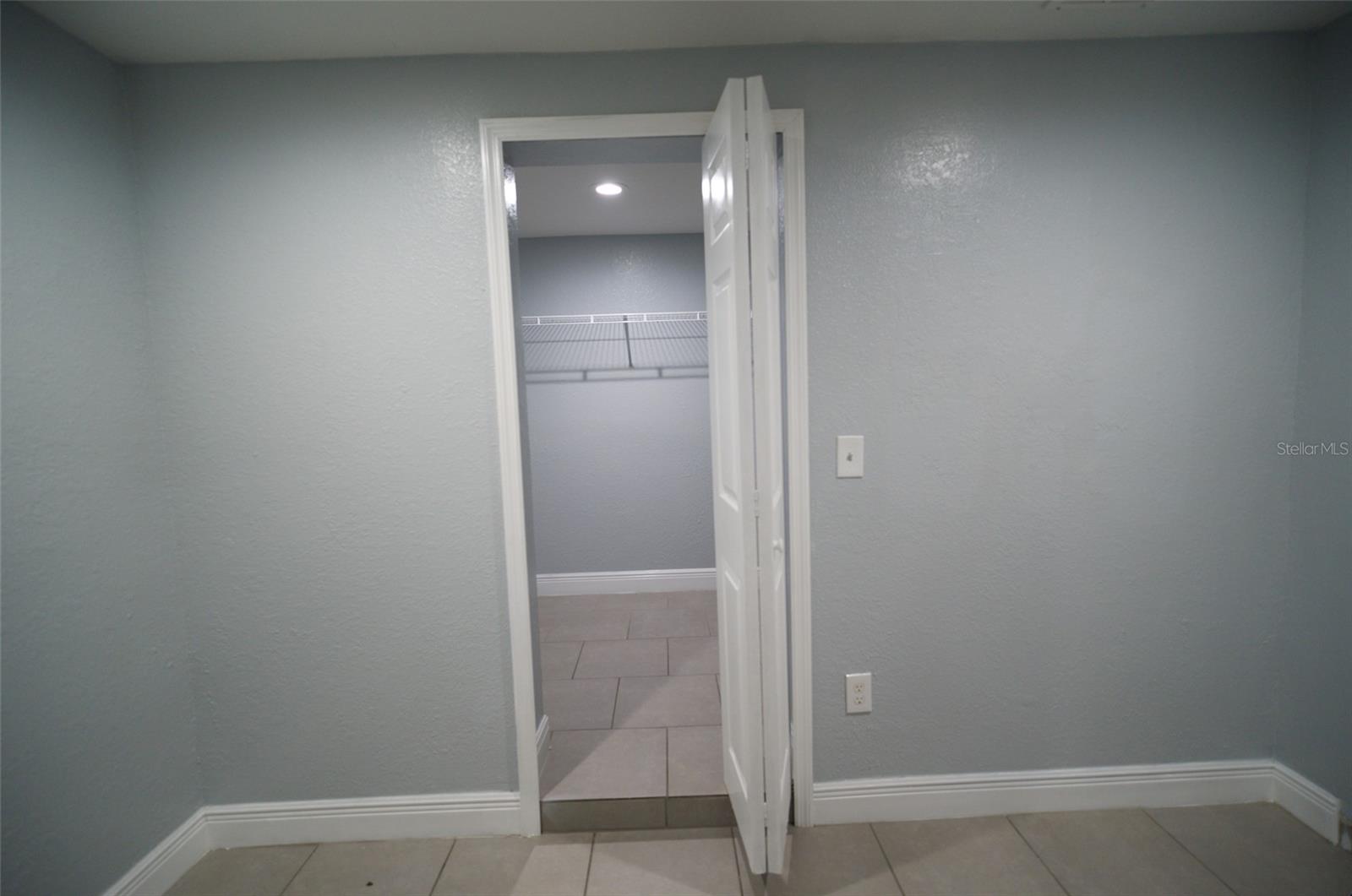 907 W HUMPHREY ST, TAMPA, FL, 33604