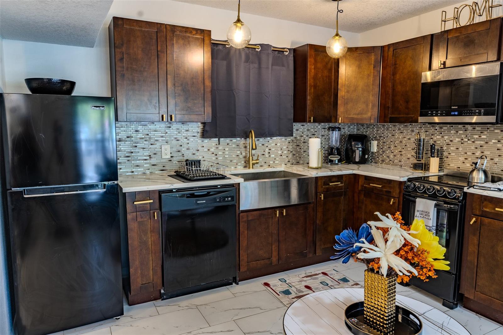 11608 N BOULEVARD, TAMPA, FL, 33612