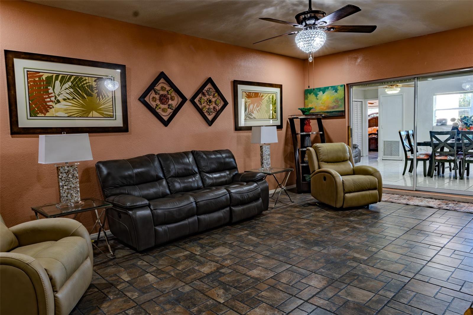 11608 N BOULEVARD, TAMPA, FL, 33612