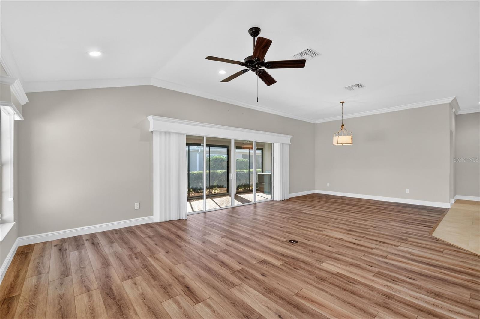 1586 LEMON LOOP, THE VILLAGES, FL, 32163