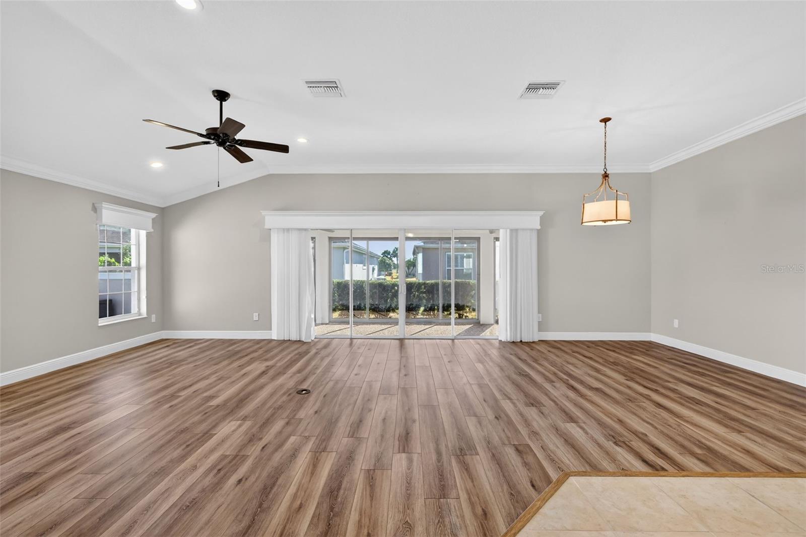 1586 LEMON LOOP, THE VILLAGES, FL, 32163