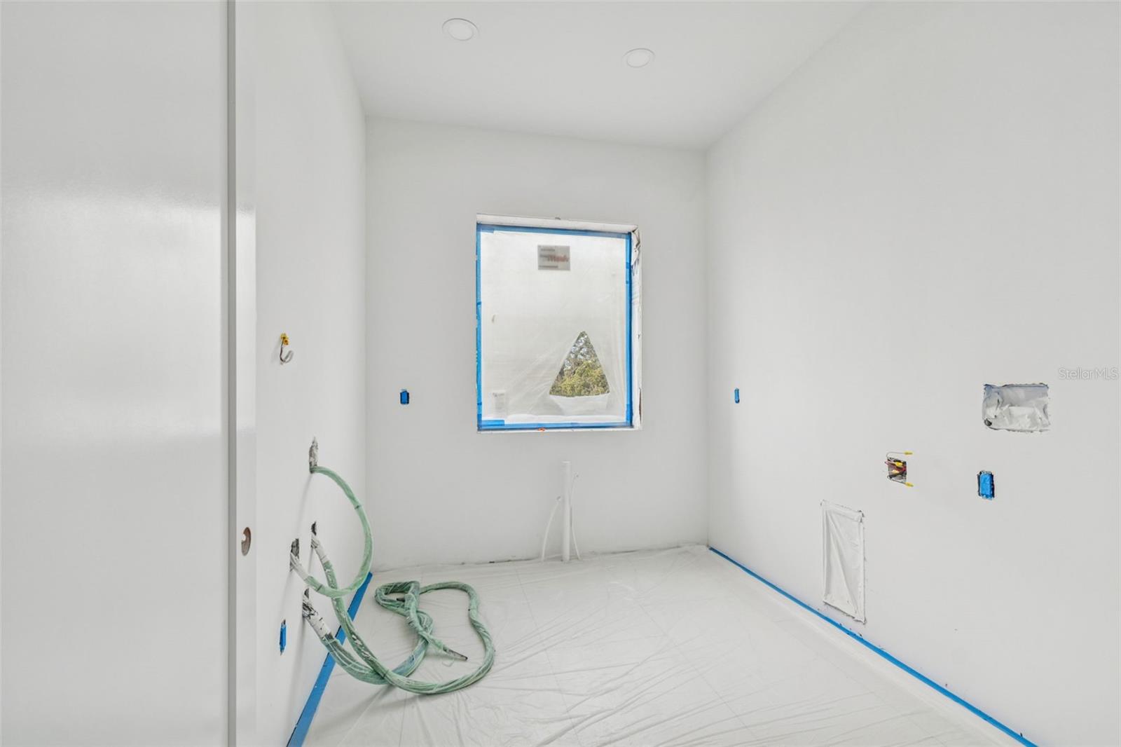 TB8470354 Property Photo