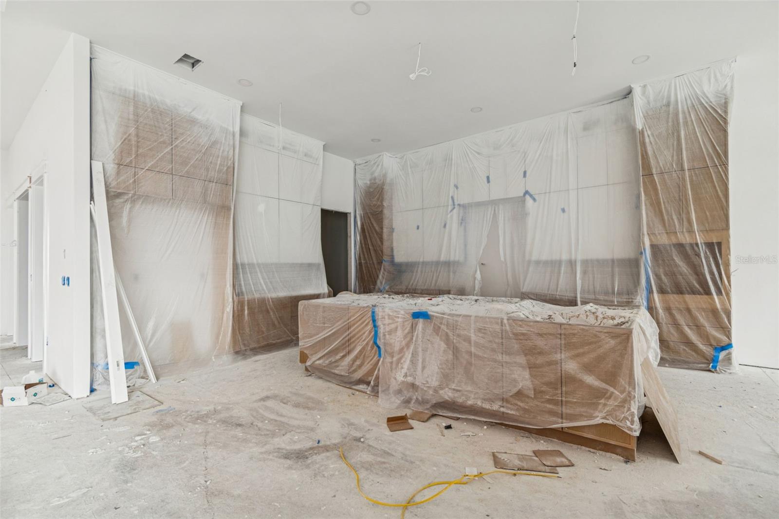 TB8470354 Property Photo