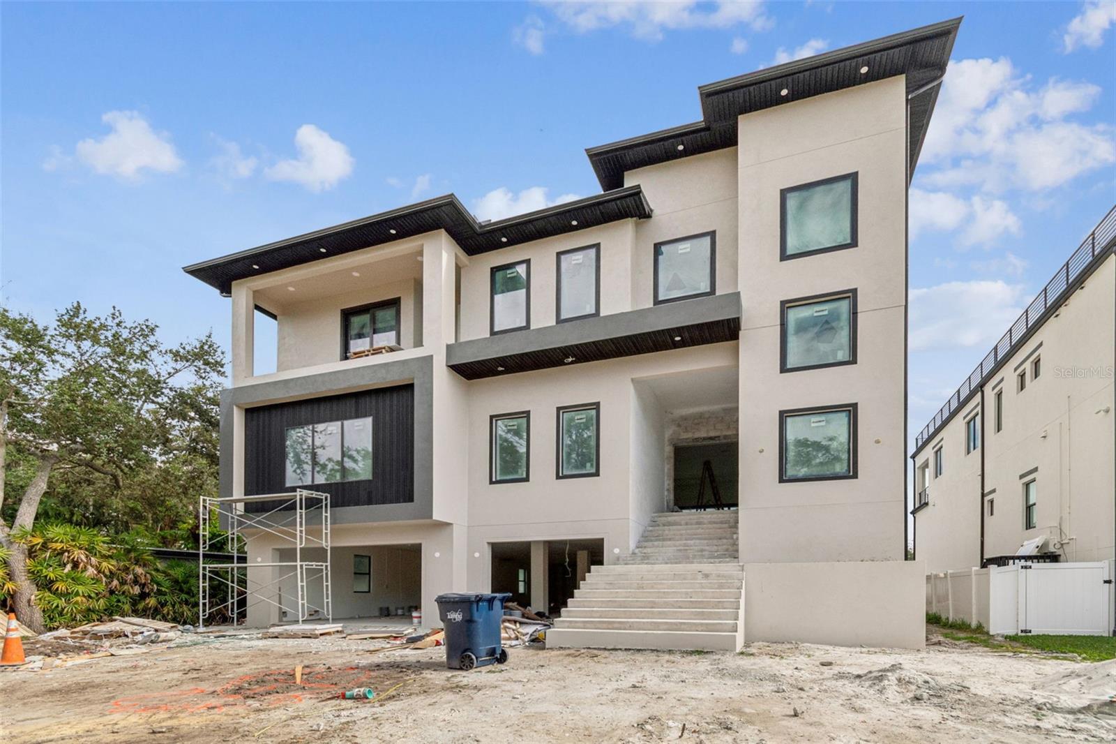 TB8470354 Property Photo