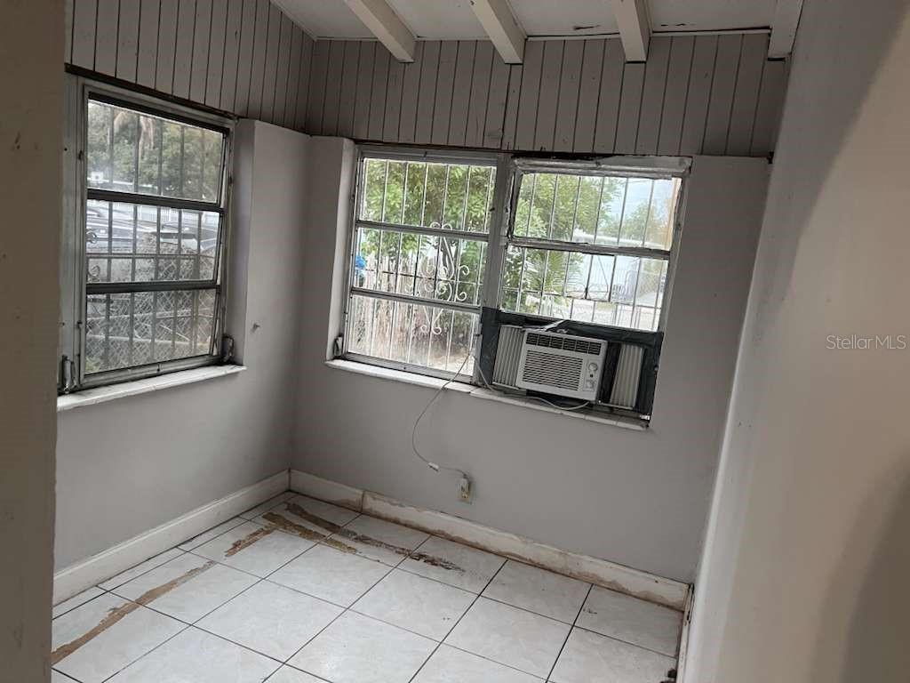 18020 NW 2ND PL, MIAMI, FL, 33169