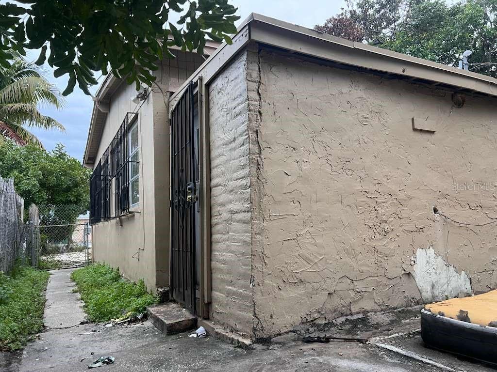 18020 NW 2ND PL, MIAMI, FL, 33169