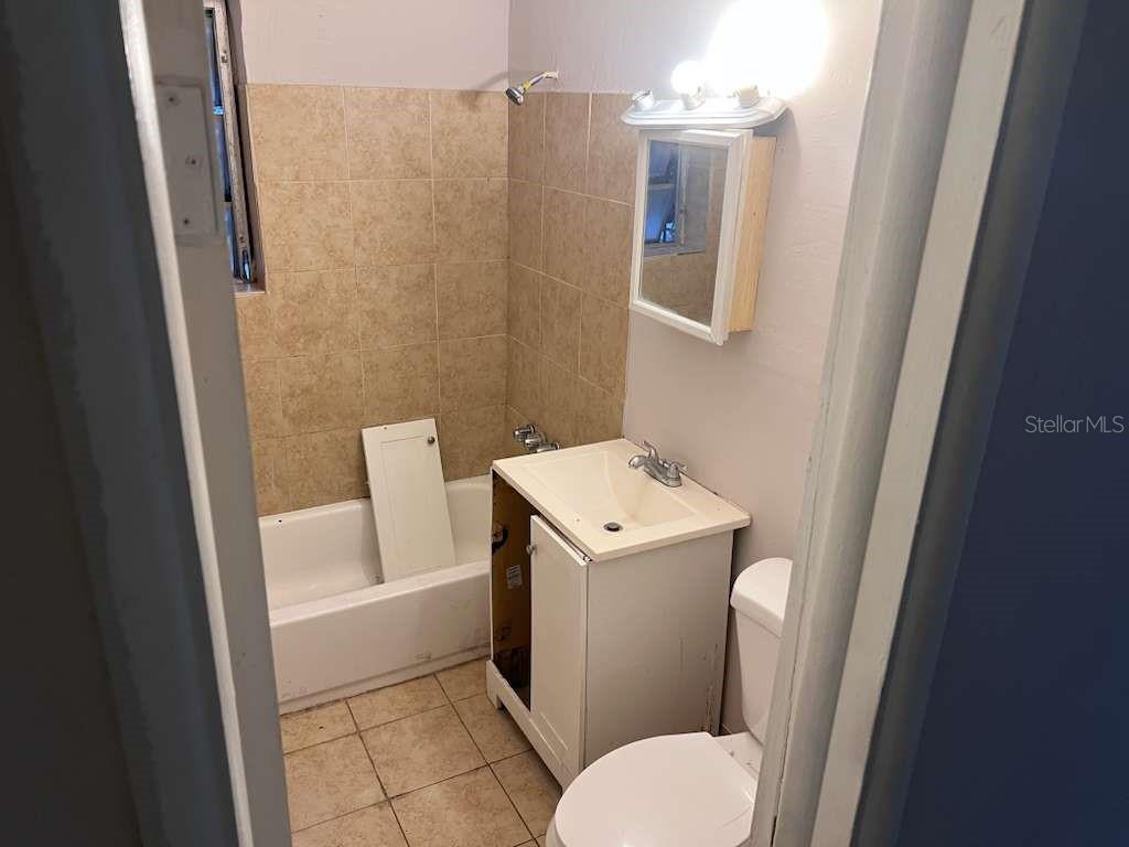 18020 NW 2ND PL, MIAMI, FL, 33169