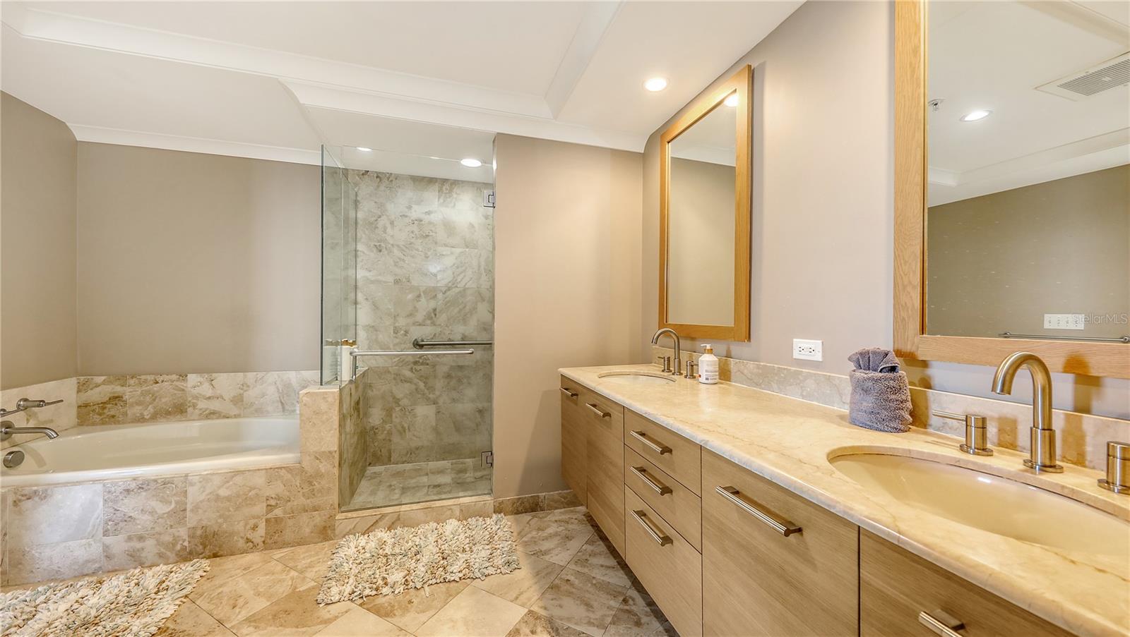 A4680431 Property Photo