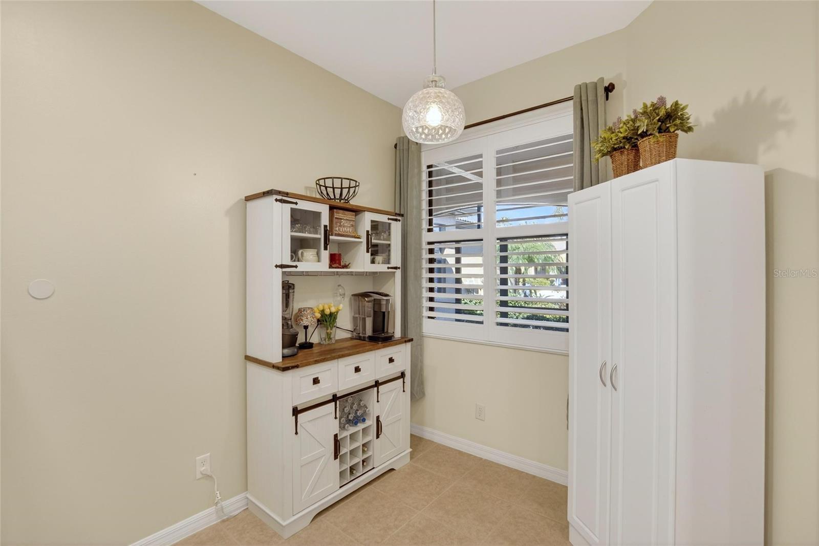 220 SHELL FALLS DR, APOLLO BEACH, FL, 33572