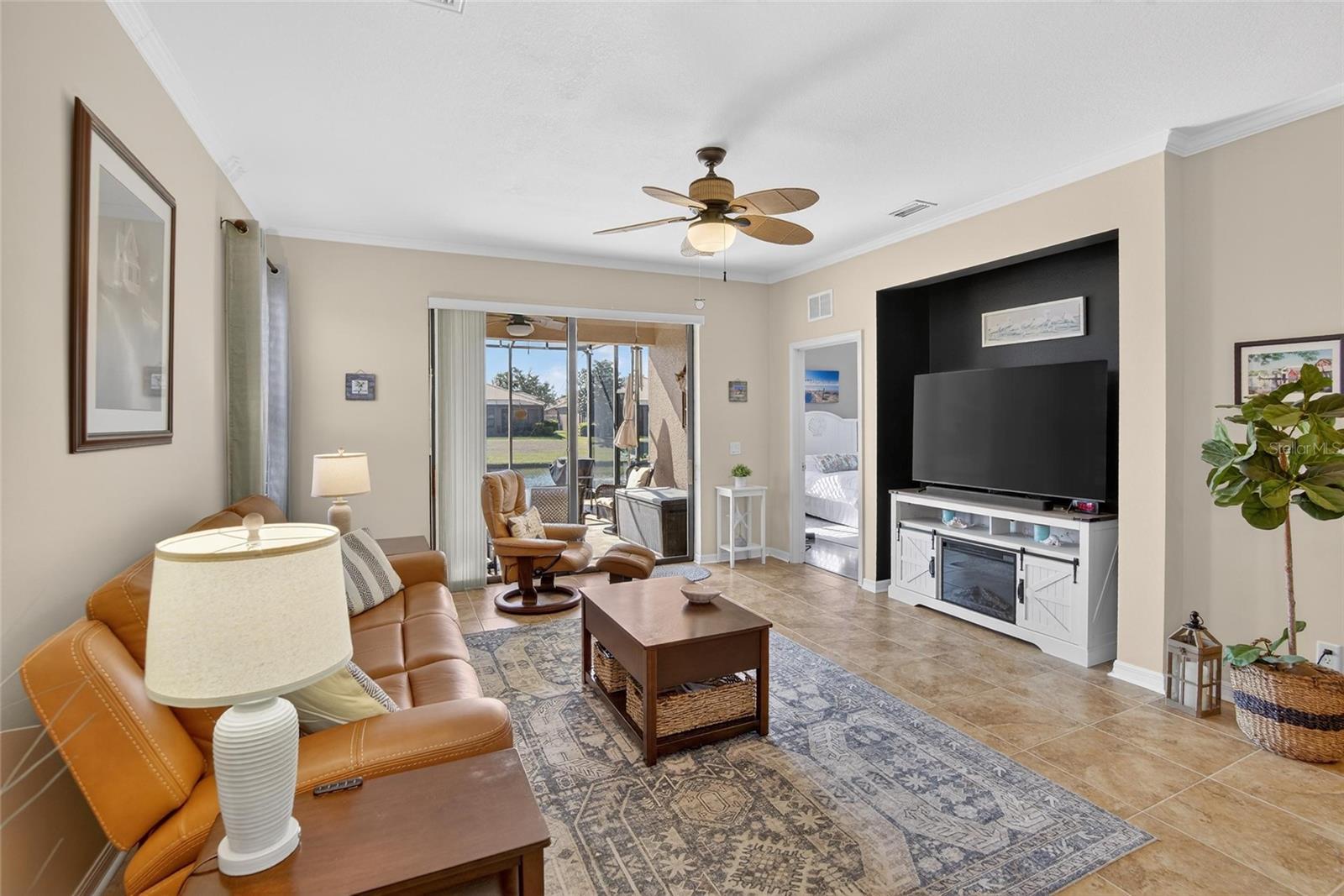 220 SHELL FALLS DR, APOLLO BEACH, FL, 33572