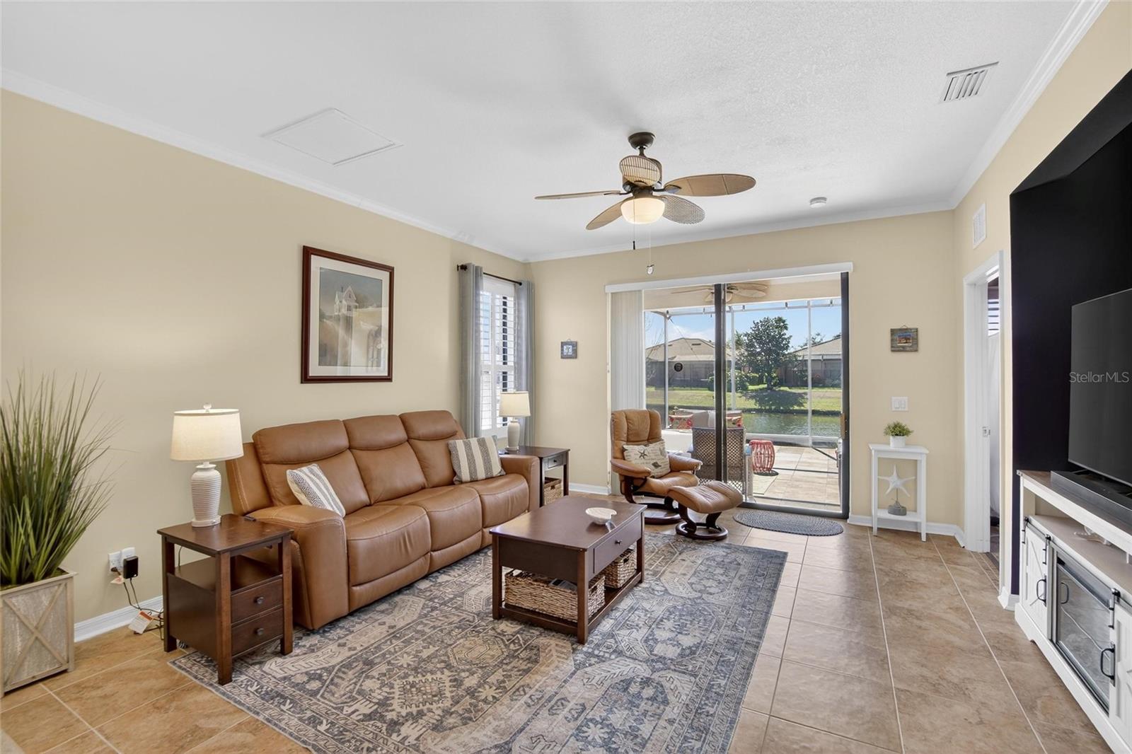 220 SHELL FALLS DR, APOLLO BEACH, FL, 33572