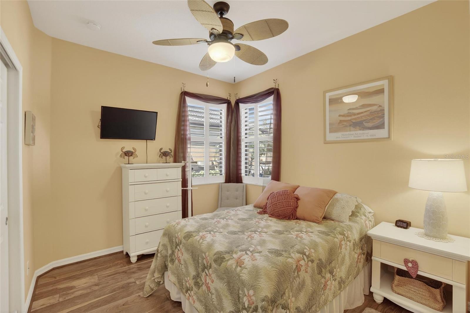 220 SHELL FALLS DR, APOLLO BEACH, FL, 33572