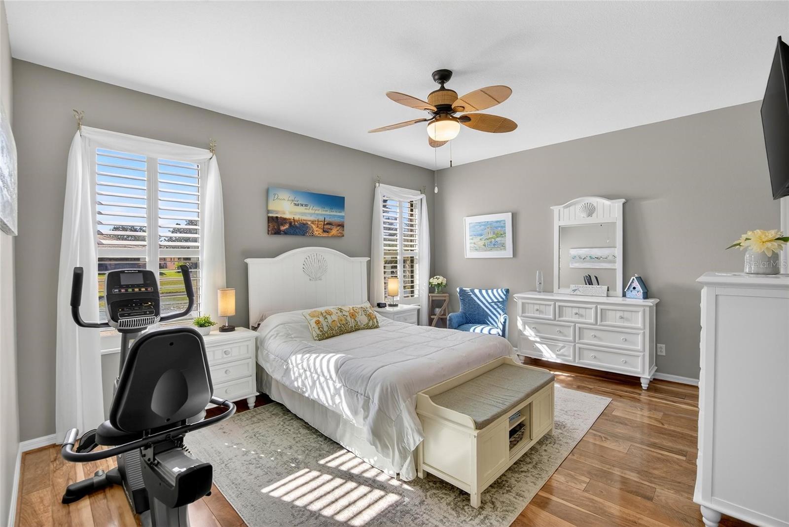 220 SHELL FALLS DR, APOLLO BEACH, FL, 33572