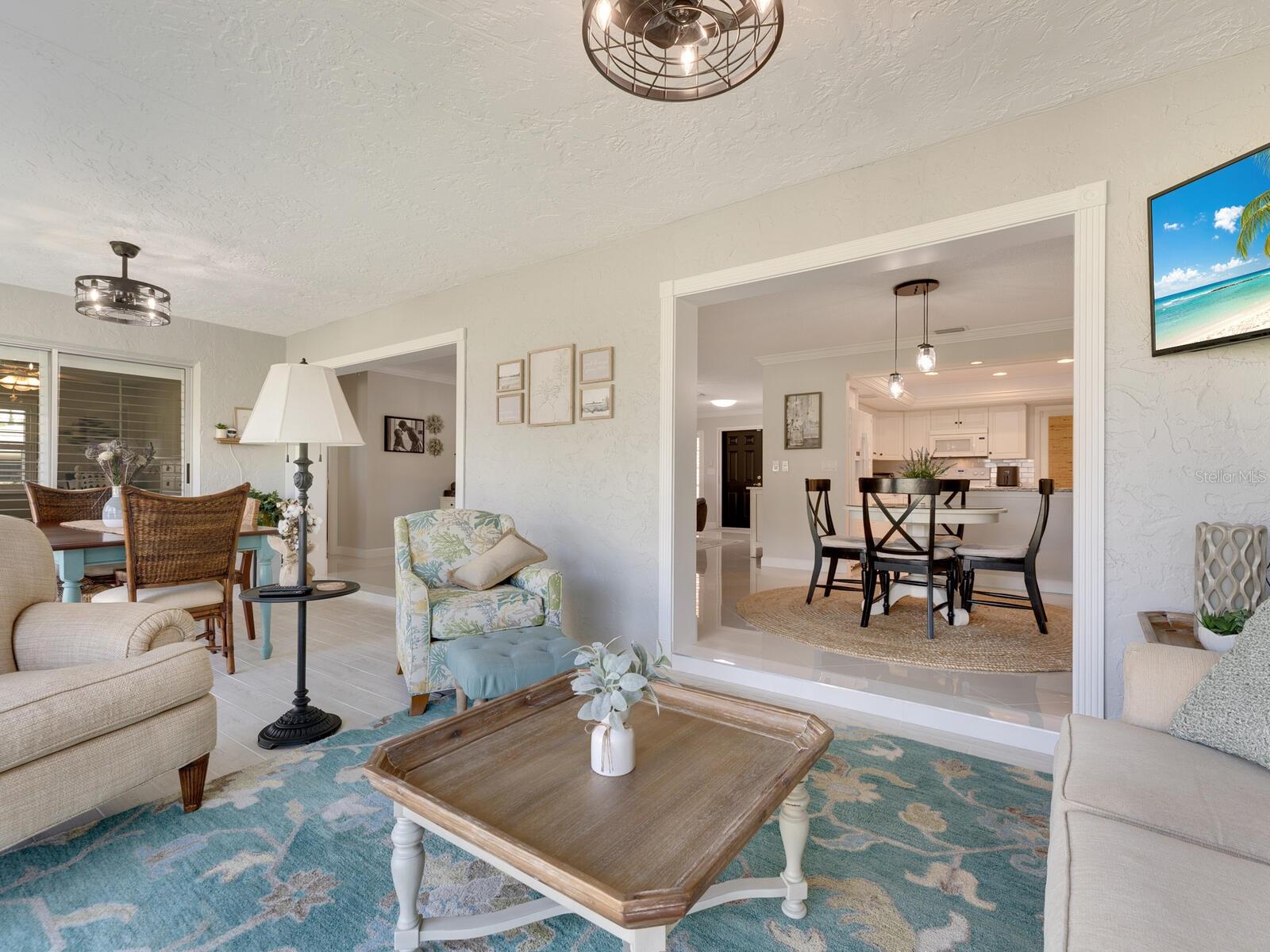 6994 W COUNTRY CLUB DR N, SARASOTA, FL, 34243