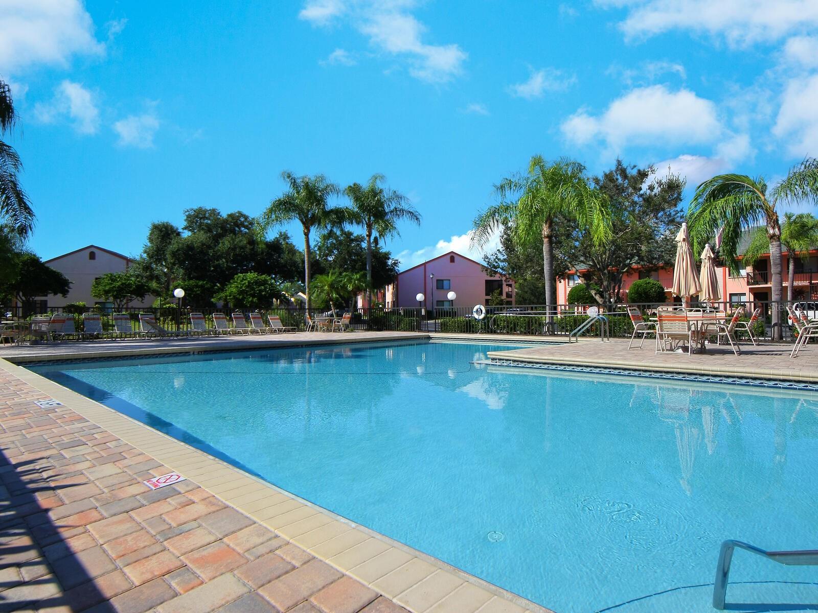 6994 W COUNTRY CLUB DR N, SARASOTA, FL, 34243