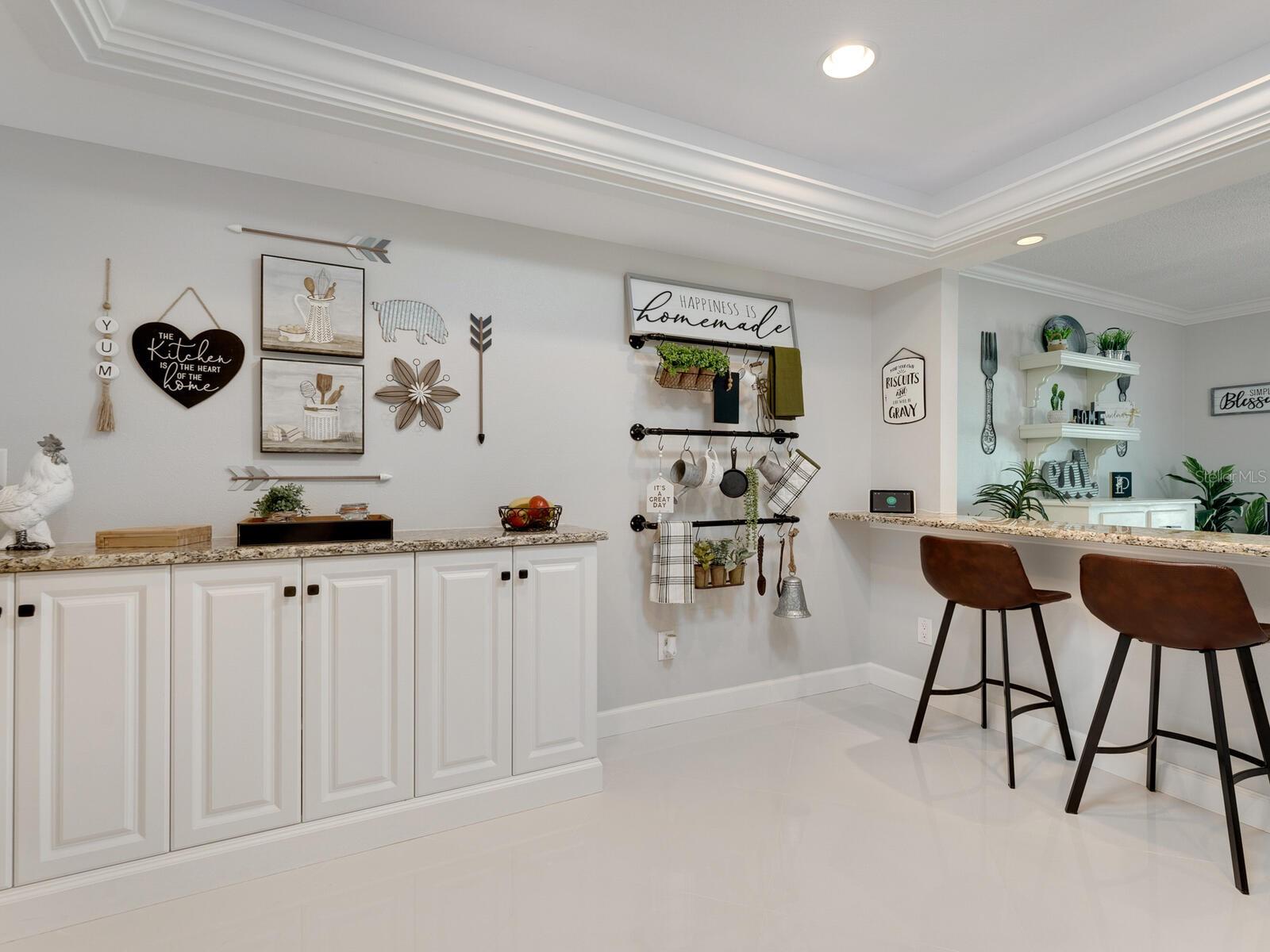 6994 W COUNTRY CLUB DR N, SARASOTA, FL, 34243