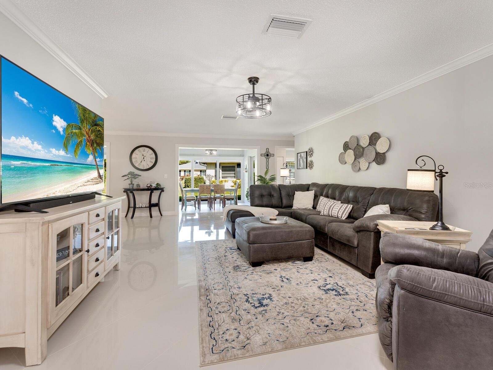 6994 W COUNTRY CLUB DR N, SARASOTA, FL, 34243