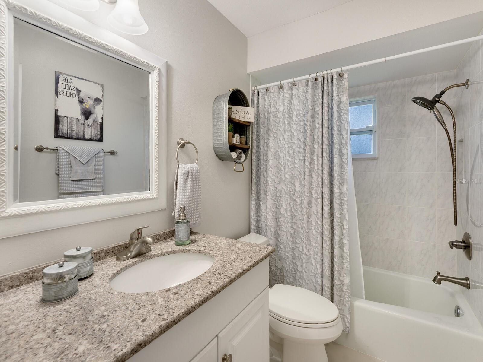 6994 W COUNTRY CLUB DR N, SARASOTA, FL, 34243